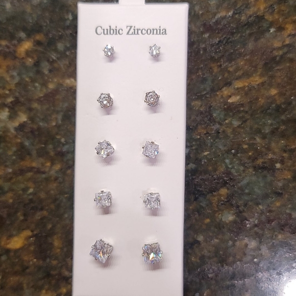 Jewelry - Picture 4 of 4